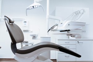Jak skutecznie leczyć zęby? Przewodnik po metodach stomatologicznych i zabiegach profilaktycznych